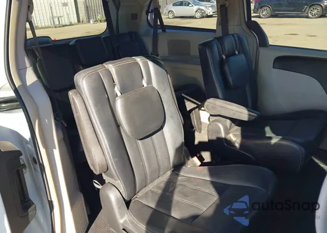 2016 Chrysler Town & Country Touring z USA, uszkodzony, nr VIN 2C4RC1BG7GR259700